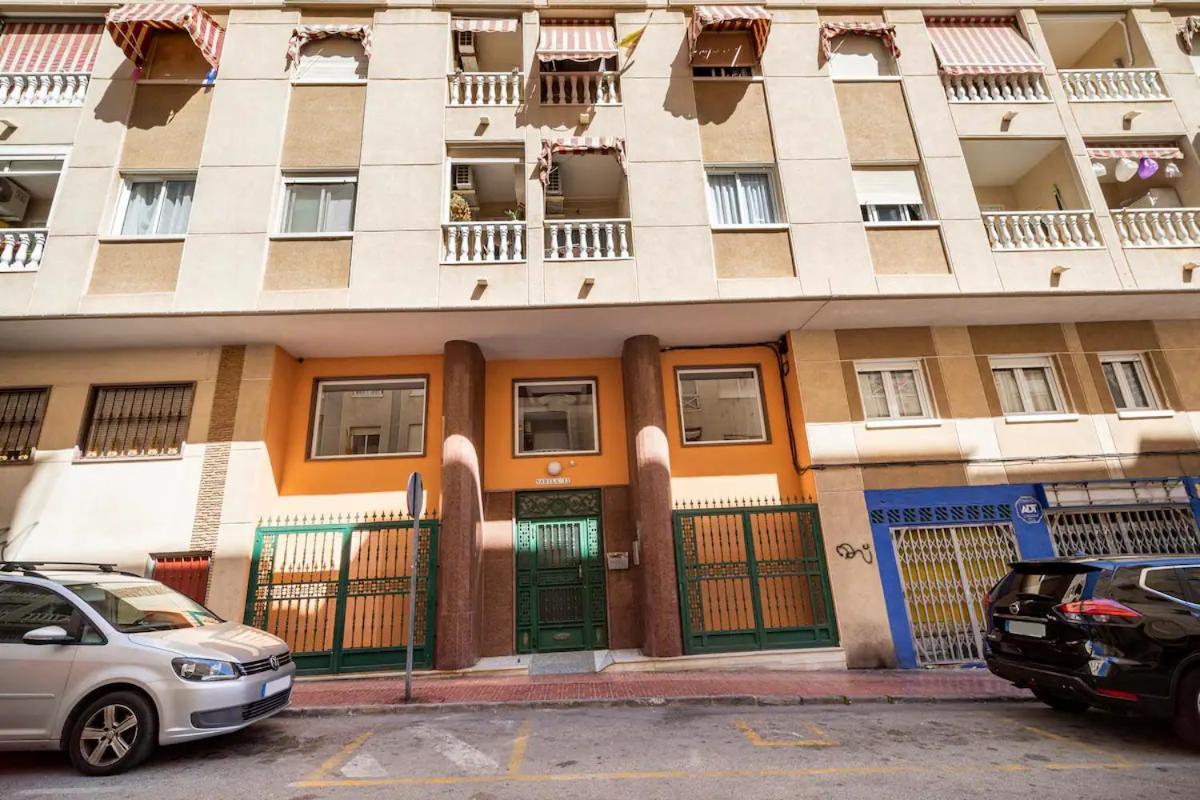 Compartido - Solo El Es Privado * Torrevieja